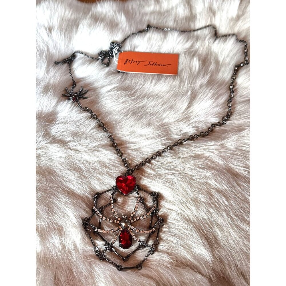Betsey Johnson NWT Spider Web Pendant Necklace Gunmetal Long Chain Goth Oddity